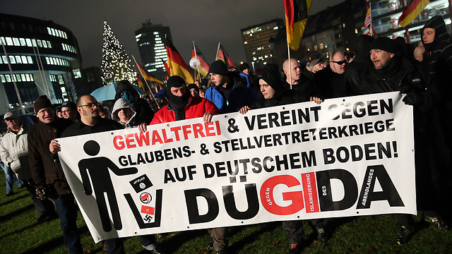 PEGIDA supporters rally in Düsseldorf (Photo: Getty Images)