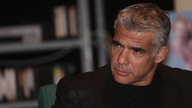 Lapid at cultural event. 'Netanyahu only interested in personal gain' (Photo: Motti Kimchi) (Photo: Motti kimchi)