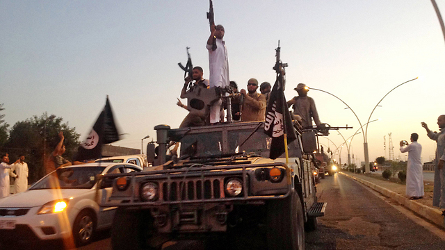 Islamic State militants in Iraq (Photo: AP) (Photo: AP)