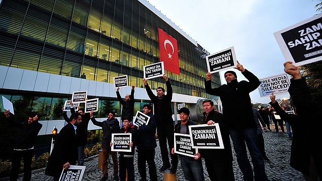 Protest against attempts to silence the press in Turkey (Photo: AFP)