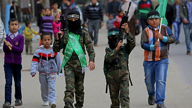 מצעד חמאס בעזה (צילום: AP) (צילום: AP)