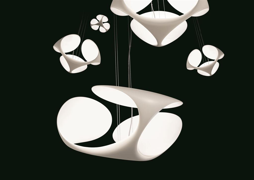 גוף תאורה מדגם CLOVER של חברת KUNDALINI (צילום באדיבות גלריית גלואו) (צילום באדיבות גלריית גלואו)