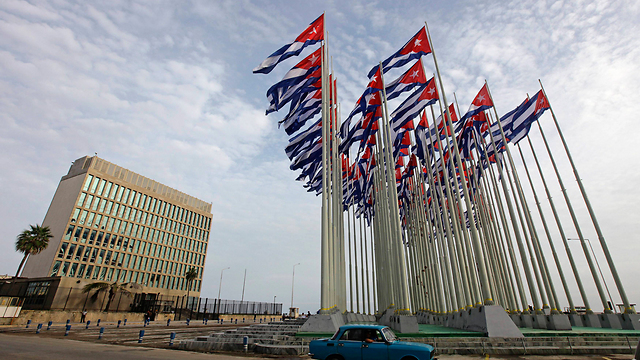 בניין משרד האינטרסים האמריקני בהוואנה, קובה (צילום: רויטרס) (צילום: רויטרס)
