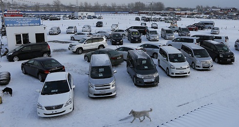 המשבר הכלכלי ברוסיה פוגע גם בתעשיית הרכב (צילום: רויטרס) (צילום: רויטרס)