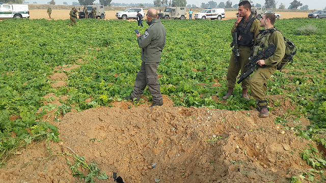 IDF soldiers locate site where rocket fell in Eshkol Regional Council. (Photo: Roee Idan) (Photo: Roee Idan)