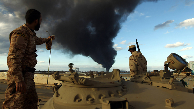Smoke from Bengazi (Photo: AFP)
