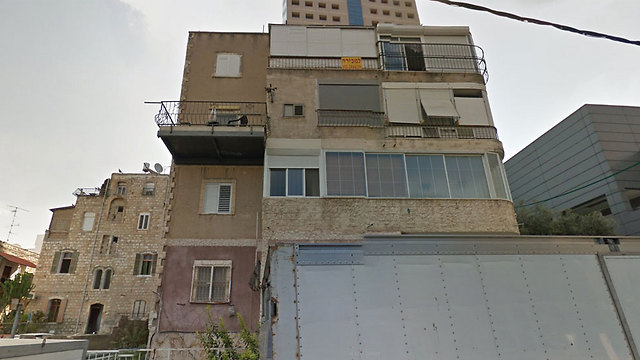בניין ברחוב י.ל פרץ בחיפה שממנו קפץ הנער ונפצע (צילום: Google Street View) (צילום: Google Street View)