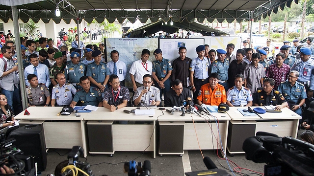 Press conference held in Indonesia regarding AirAsia flight 8501. (Photo: EPA) (Photo: EPA)