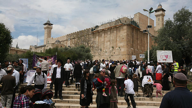 When talking about our right to the Temple Mount or to the Cave of the Patriarchs is considered ‘religionization,’ we are losing the battle before it even began (Photo: Gil Yohanan)