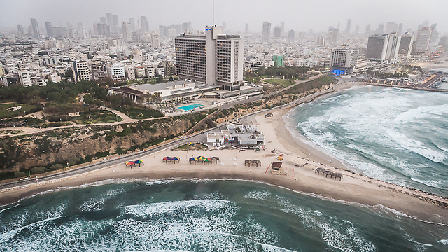 Tel Aviv's beach on Tuesday (Photo: Israel Bardugo)