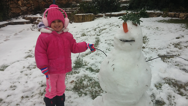First snowman in Kfar Vradim (Photo: Ido Becker)