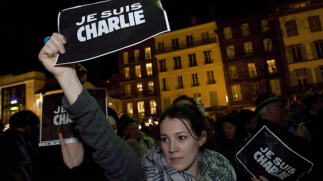 French citizens stand in solidarity with Charlie Ebdo in Paris. (Photo: AFP) (Photo: AFP)