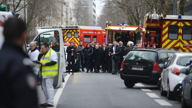 Scene of Paris shooting (Photo: MCT)