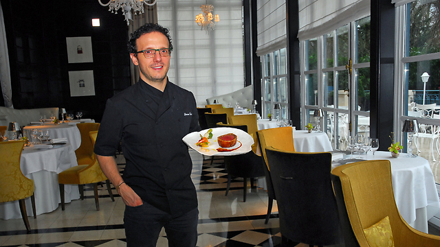 השף זאנוני ממסעדת 2 כוכבי המישלן "רסטוראן גורדון רמזי" שבוורסאי (צילום: יפה עירון-קוץ) (צילום: יפה עירון-קוץ)