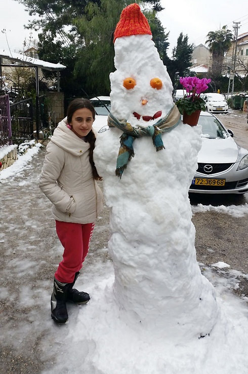 בובת שלג בירושלים (צילום: מאיה נוישטיין) (צילום: מאיה נוישטיין)