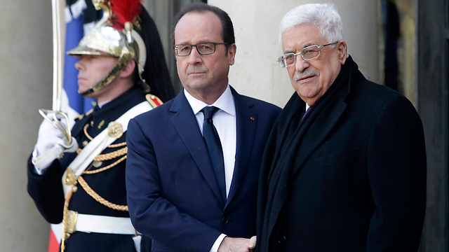 French President Francois Hollande and Palestinian President Mahmoud Abbas at the rally (Photo: AP) (Photo: AP)