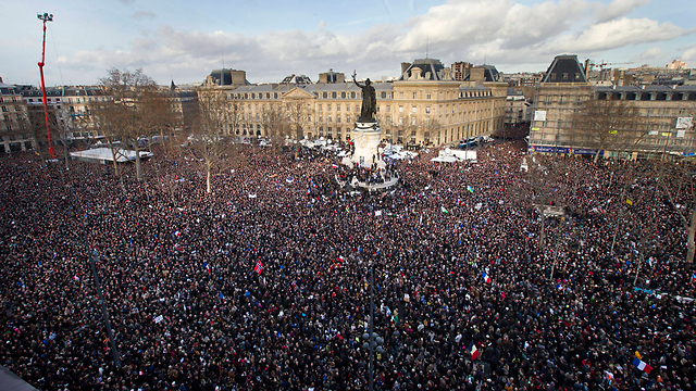 כיכר הרפובליקה בפריז, היום (צילום: AP) (צילום: AP)