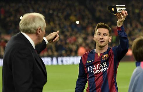 מסי קיבל לפני המשחק את תואר הכובש המצטיין בתולדות הליגה הספרדית (צילום: AFP) (צילום: AFP)