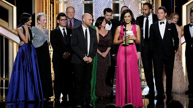 Creators of 'The Affair' accept award for best drama series (Photo: AP)