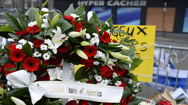 American wreath at Paris kosher attack (Photo: AFP)
