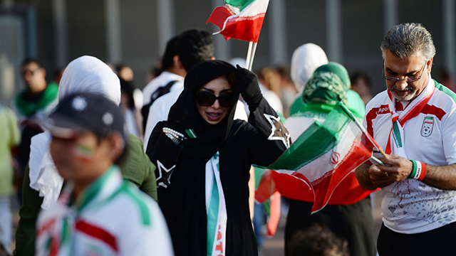 מעודדים את נבחרת איראן בכדורגל - מחוץ למדינה (צילום: AFP) (צילום: AFP)