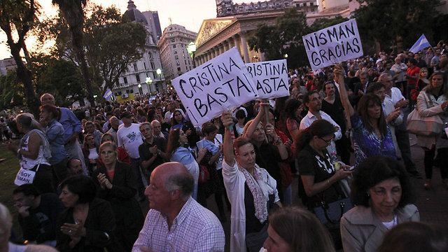 Protesters in Buenos Aires demanding justice for Nisman's death (Photo: EPA)
