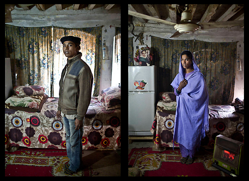 ריאסט חוסיין, פקיסטני בן 19, מתעטף בבגדי אישה (צילום: AP) (צילום: AP)