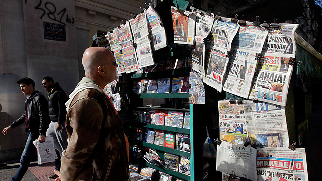 עיתונים ביוון בבוקר שאחרי ניצחון השמאל הרדיקלי (צילום: EPA) (צילום: EPA)