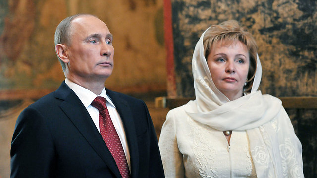 פוטין וגרושתו לודמילה. נהג להכות אותה ללא הרף (צילום: AFP) (צילום: AFP)