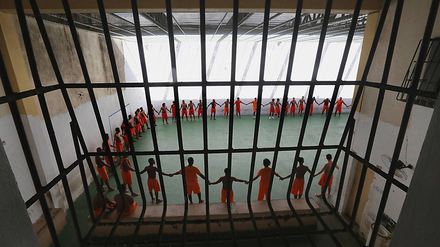 שיעור התעמלות בכלא (צילום: gettyimages) (צילום: gettyimages)
