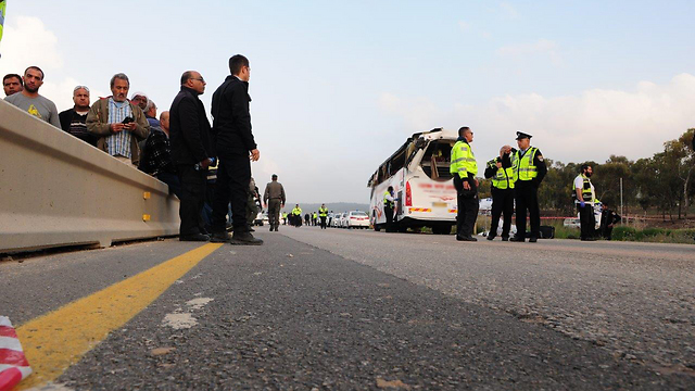 תאונת אוטובוס הנשים בכביש 31 (צילום: הרצל יוסף) (צילום: הרצל יוסף)
