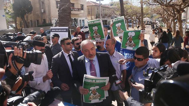 Lieberman at the Charlie Hebdo protest (Photo: Motti Kimchi)