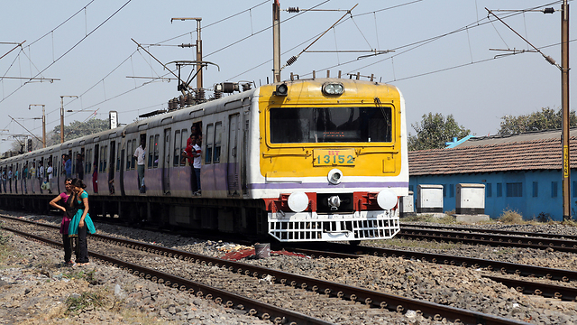 Train in Mumbai, India. (Photo: Shutterstock)