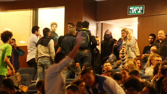 Arab high school students walk out of Bennett's speech following 'thieves' comment (Photo: Motti Kimchi) (Photo: Motti Kimchi)