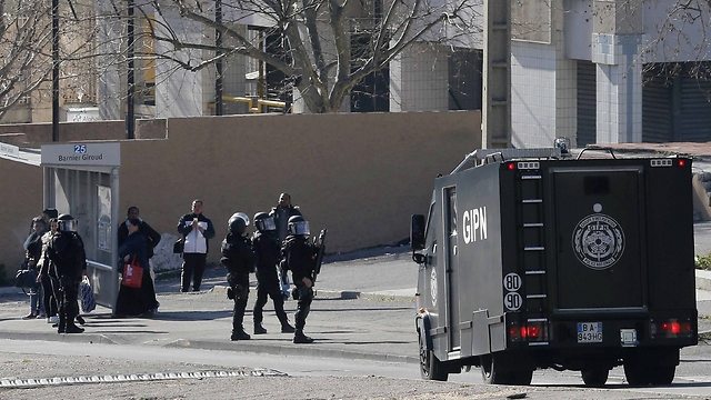Police arrive at the scene. (Photo: Reuters)