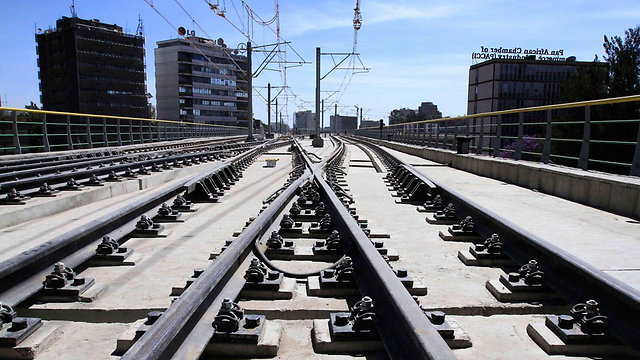השקעות גדולות בתשתיות. מסילת קו המטרו החדש באדיס אבבה (צילום: רויטרס) (צילום: רויטרס)