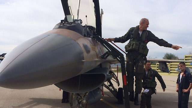 Avi "Jacques" Yaakovi after his farewell flight (Photo: IDF Spokesperson's Unit)