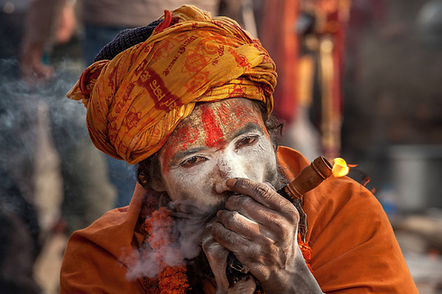 יותר ממיליון מאמינים הינדים חגגו את פסטיבל שיברטרי במקדש פאשופטינאת בקטמנדו, בירת נפאל (צילום: geetyimages) (צילום: geetyimages)