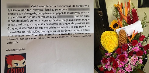צילום המכתב וסידור הפרחים שפרסם קרודו בפייסבוק שלו ()