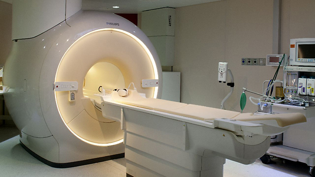 "קידום תורים פוגע בעיקרון השוויון". מכשיר MRI (צילום: בני אדם) (צילום: בני אדם)