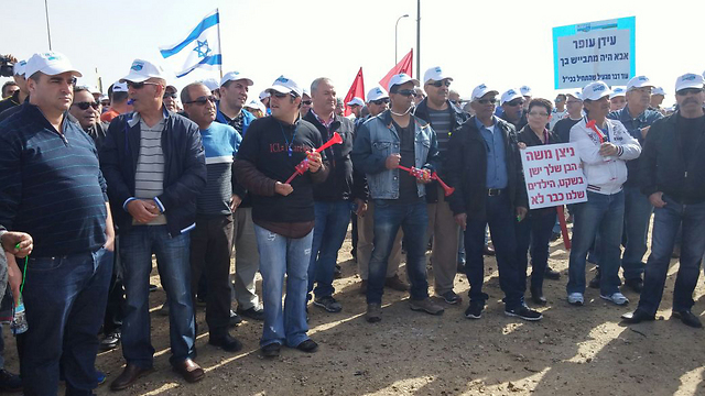 עובדי כיל מפגינים בדרום בשבוע שעבר (צילום: בראל אפרים) (צילום: בראל אפרים)