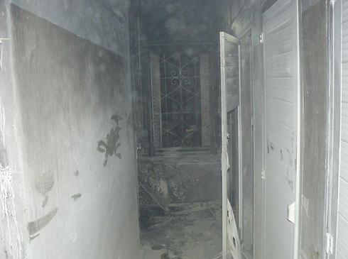 החדר שנשרף במרכז היווני-אורתודוכסי (צילום: כבאות והצלה ירושלים) (צילום: כבאות והצלה ירושלים)