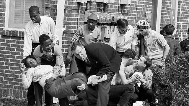 המהומות בסלמה ב-1965 (צילום: AP) (צילום: AP)