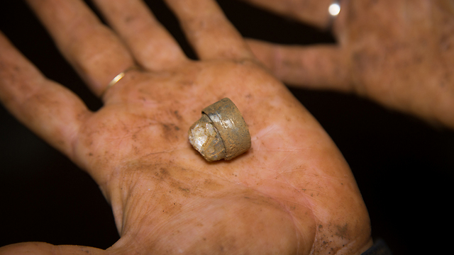 Silver objects found in cave (Photo: IAA)