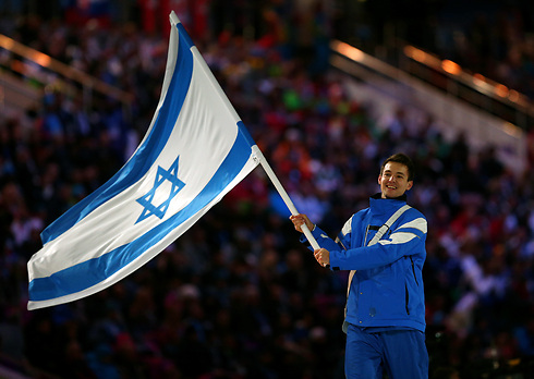 ולדיסלב ביקנוב על הפודיום עם דגל ישראל (צילום: gettyimages) (צילום: gettyimages)