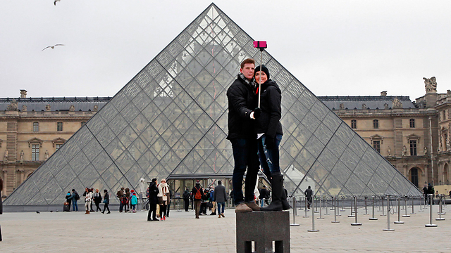 פירמידת הלובר, פריז (צילום: AP) (צילום: AP)