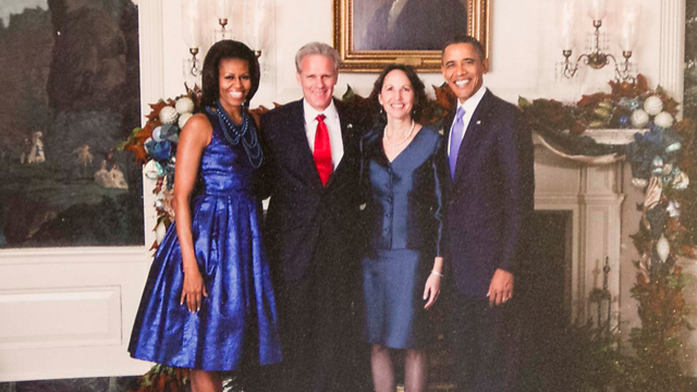 Michael Oren and wife Sally (center) with US President Barack Obama and First Lady Michelle (Photo: Ido Erez)