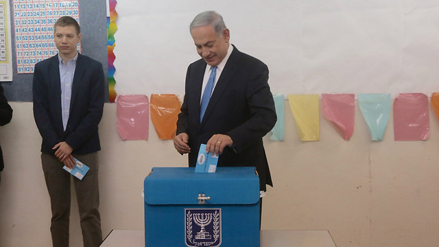 Likud leader Netanyahu voting in Jerusalem (Photo: Marc Israel Sellem/Jerusalem Post)