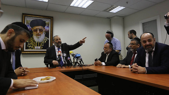 First Shas faction meeting following elections (Photo: Gil Yohanan)