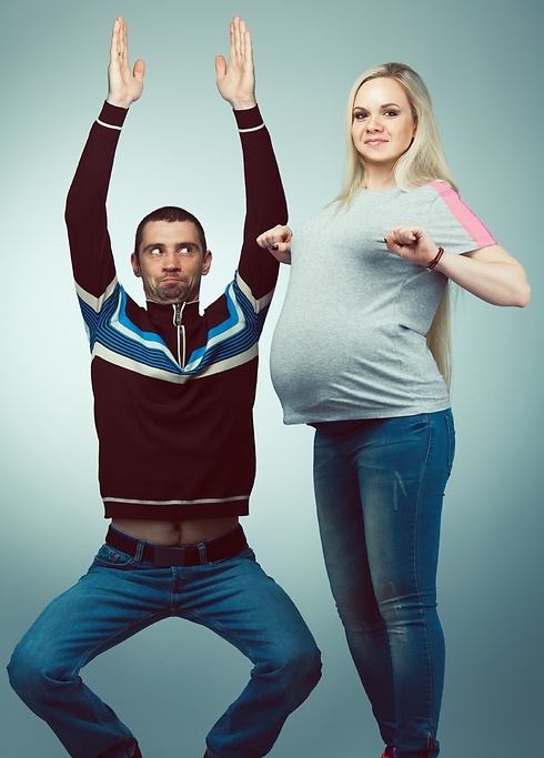 מי צריך לצאת לברים כשאפשר לעשות הכנה לקראת לידה? (צילום: Shutterstock) (צילום: Shutterstock)